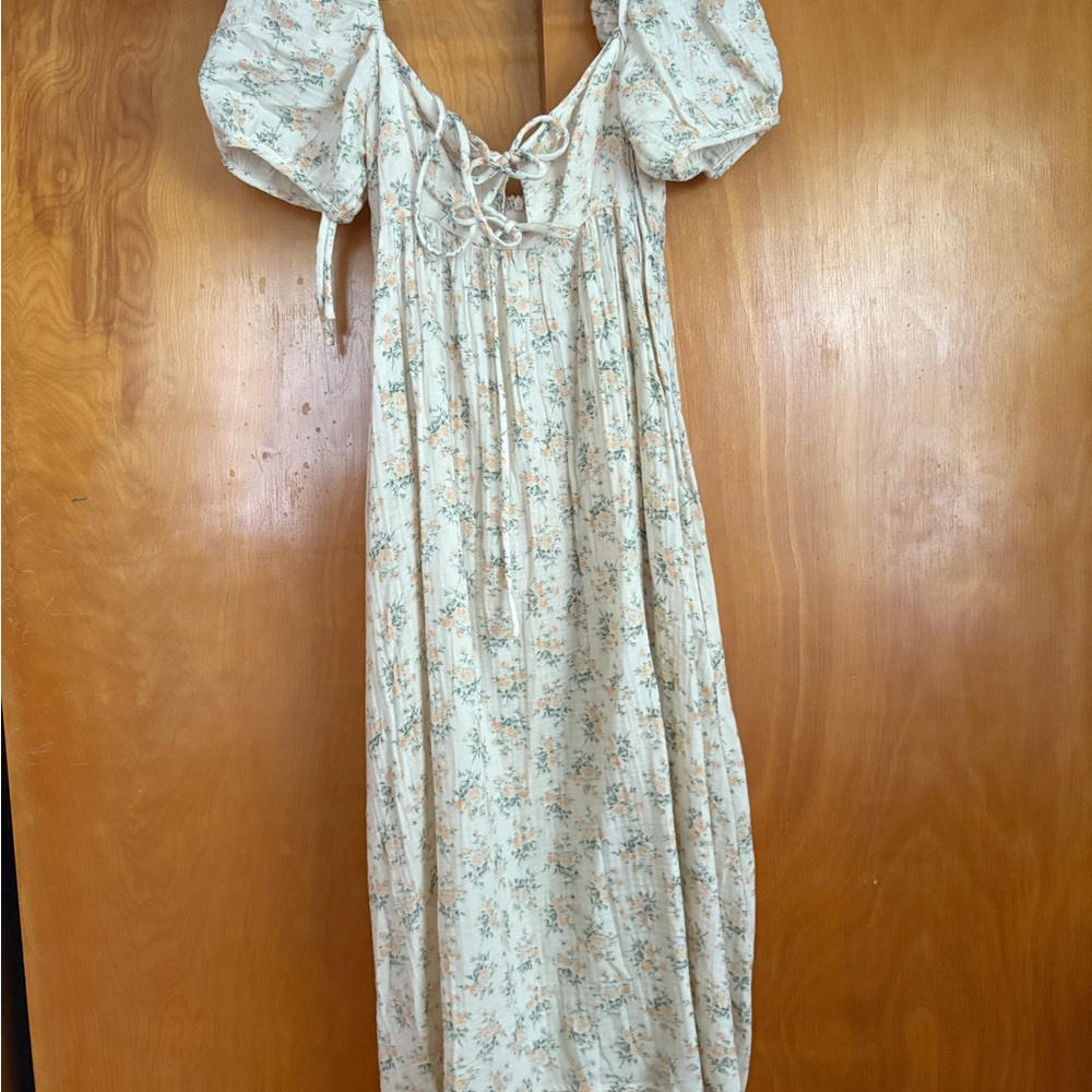 Ivory and Sage puff sleeve Dress